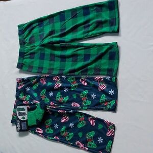 Up Late set 2 pack Boys paJama pants with socks Holidays Green size S 4/5